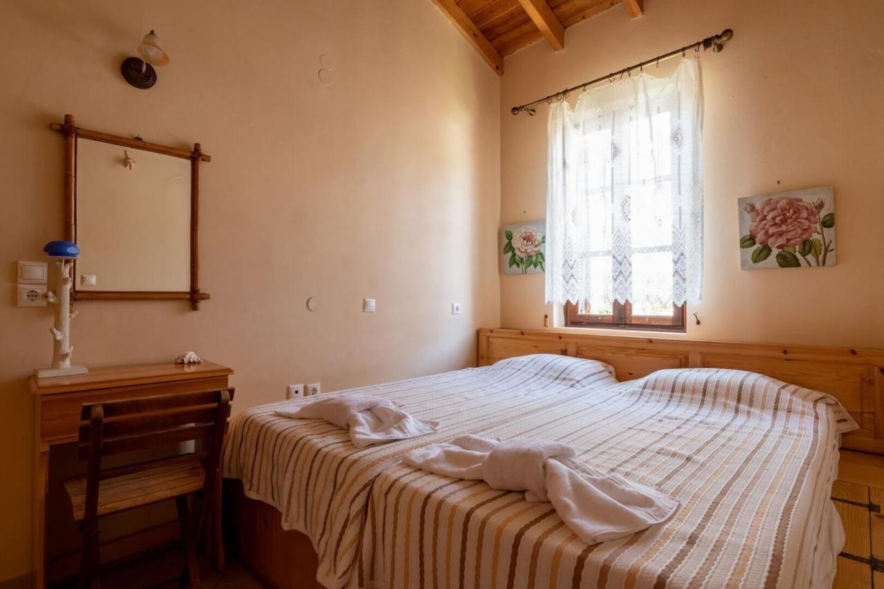 Villa Leleka Chalki Town Buitenkant foto