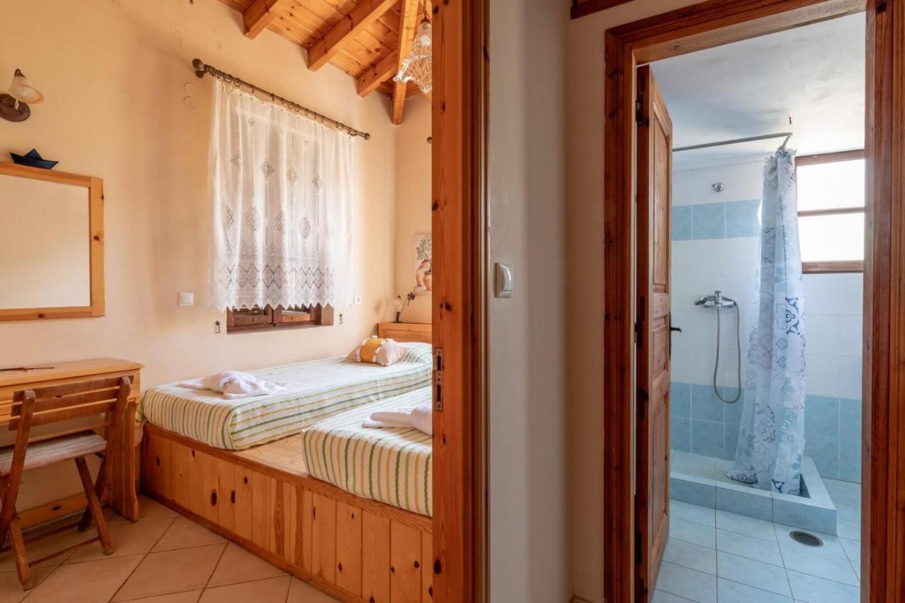 Villa Leleka Chalki Town Buitenkant foto